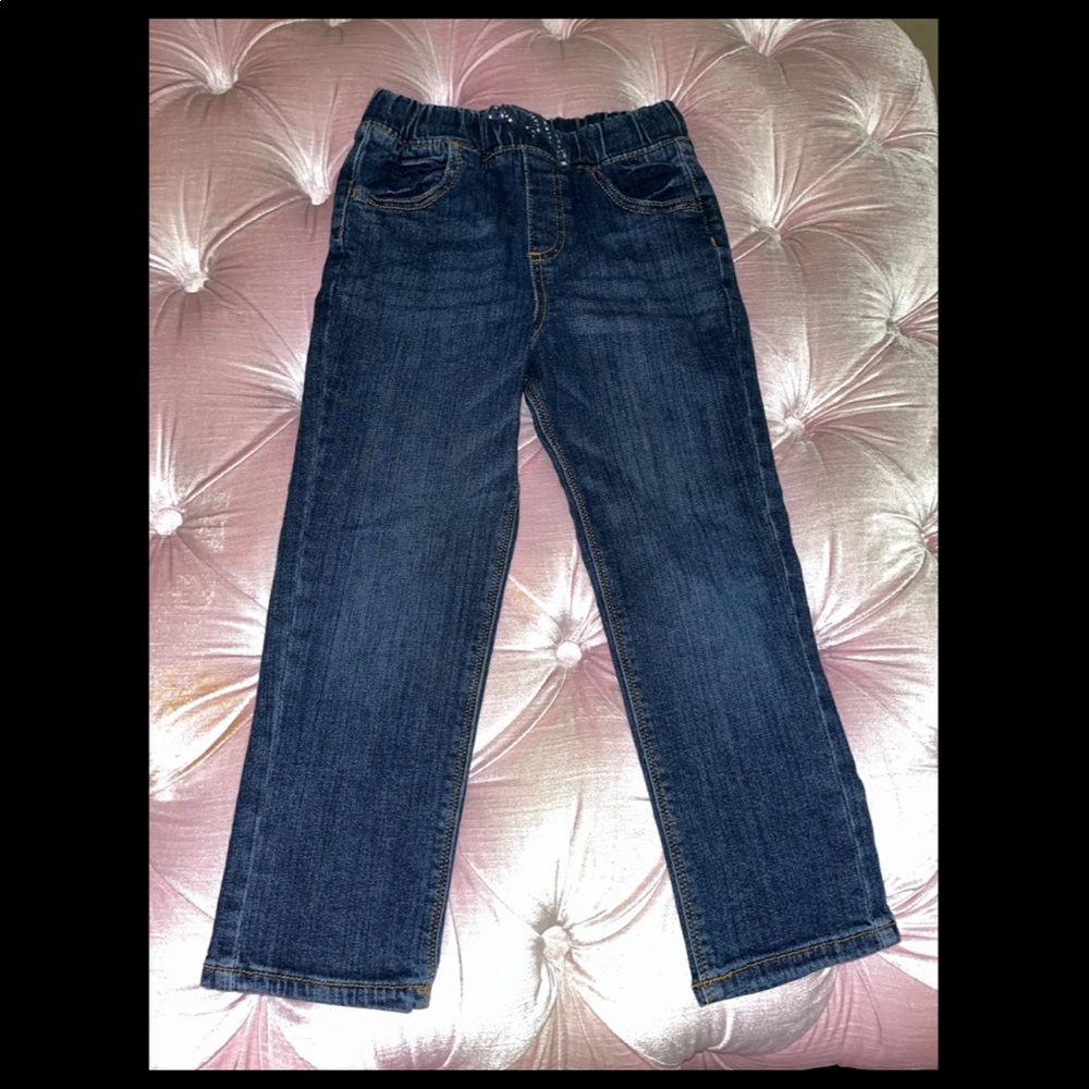Boys dark wash jeans w/ draw string. Size 5T. Straight fit. Excellent condition